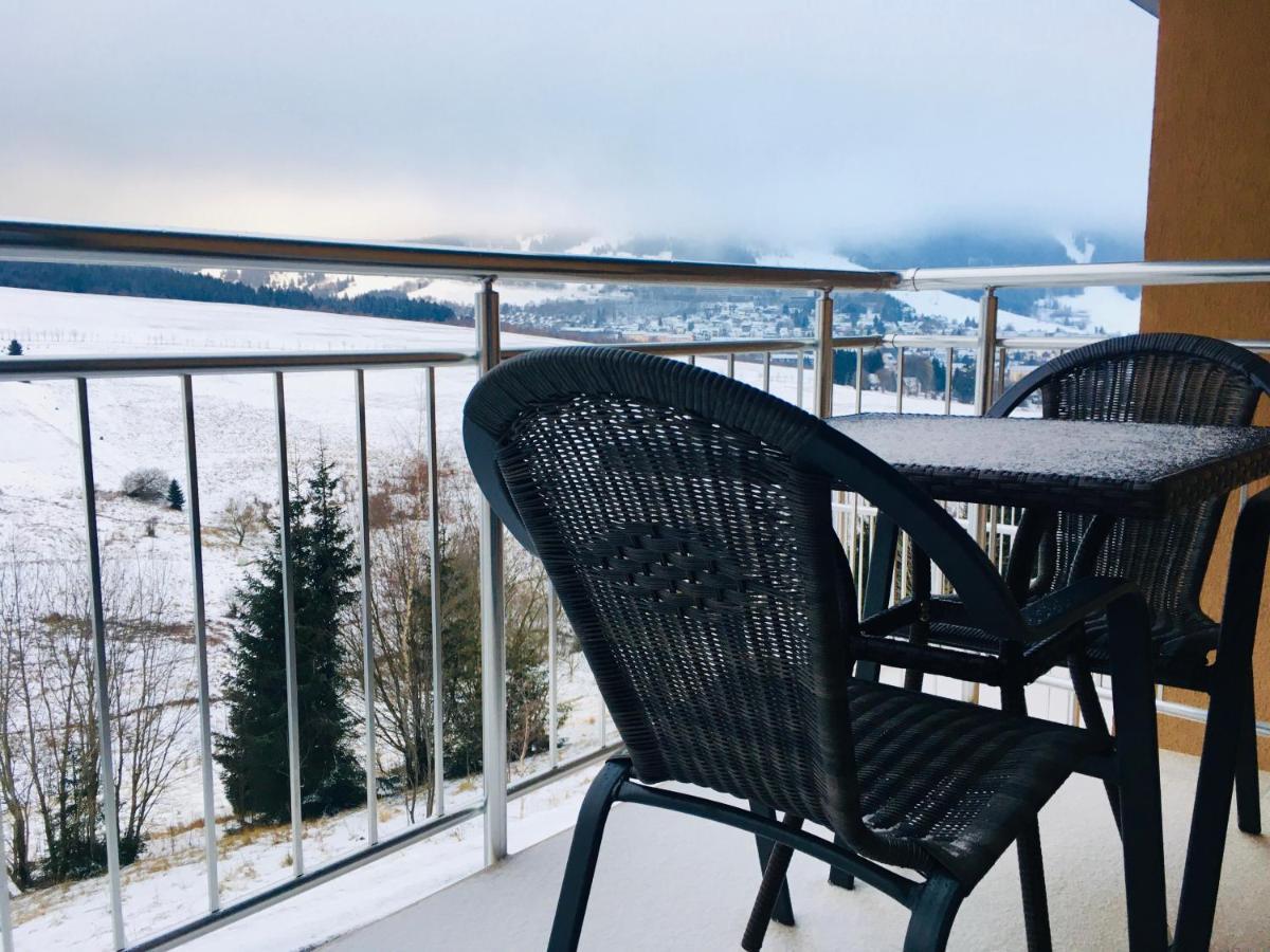 Apartmany Na Vyhledech Loučná pod Klínovcem Екстериор снимка
